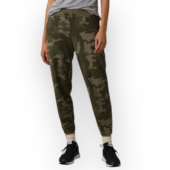 NWT Prana Women’s Cozy Up Ankle Pant Camo Jogger Relaxed Fit Comfy Sustainable - Picture 1 of 7
